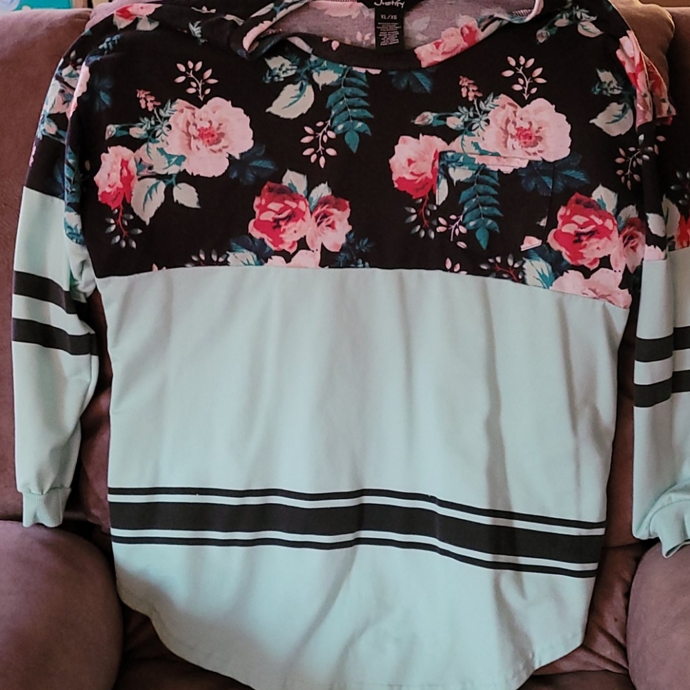 Sweatshirt
